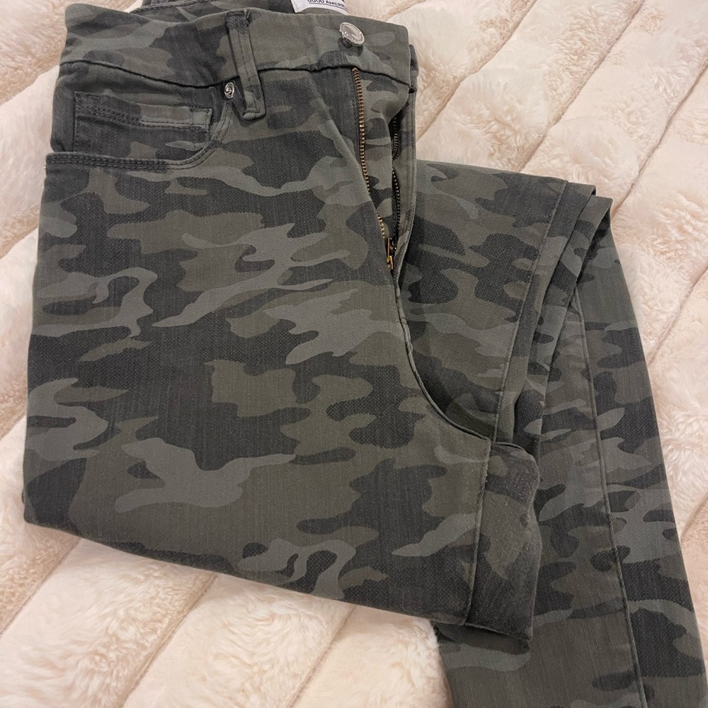 Good American Green Camo Skinny Pants - Picture 5 of 7